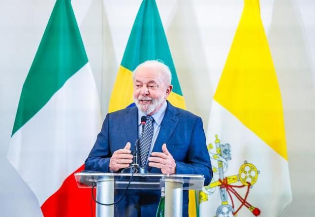 Imagem da noticia Presidente Lula diz que manutenção dos juros em 13,75% é "irracional"