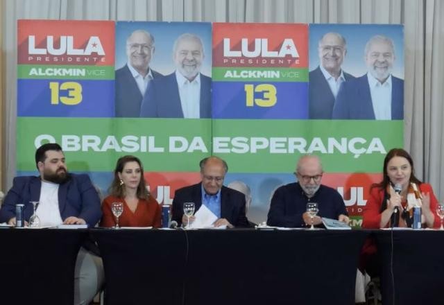 Imagem da noticia Lula critica alteração no STF e fala em "tentativa de destruir instituições"