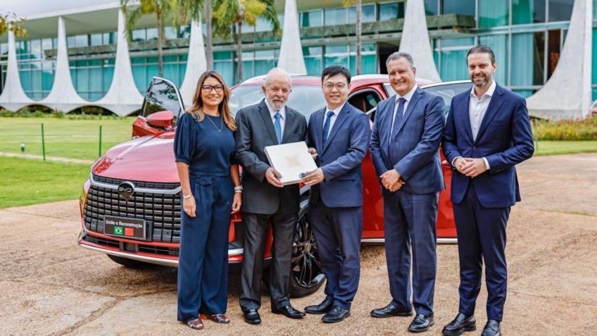 Imagem da noticia Lula recebe rivais da indústria automotiva com promessas de R$ 10 bilhões em investimentos