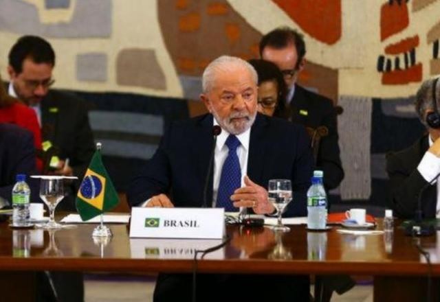 Imagem da noticia Presidentes do Uruguai e do Chile criticam fala de Lula sobre Maduro