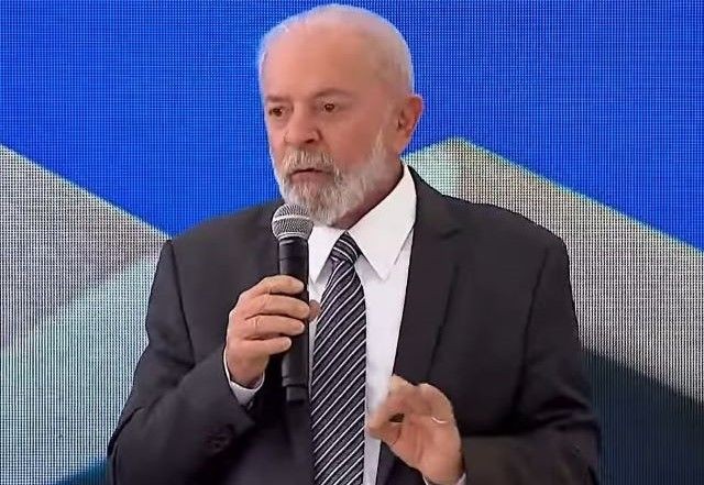 Imagem da noticia Lula diz que Brasil vai chegar a 100% de crianças alfabetizadas; meta do governo é de 80% em 2030
