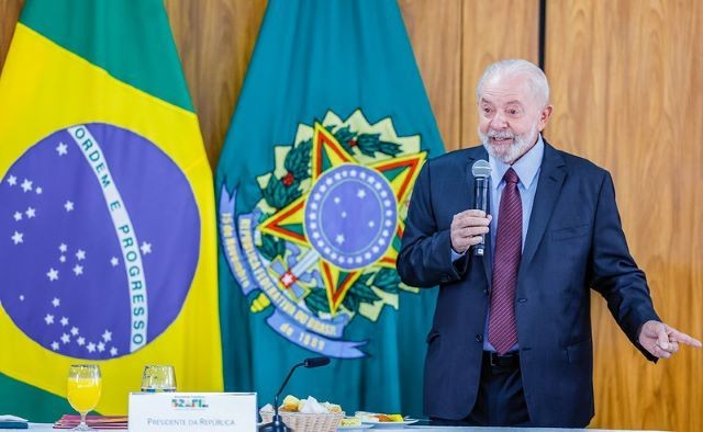 Imagem da noticia Lula planeja fazer reunião com "presidentes democratas" para conter avanço da extrema direita