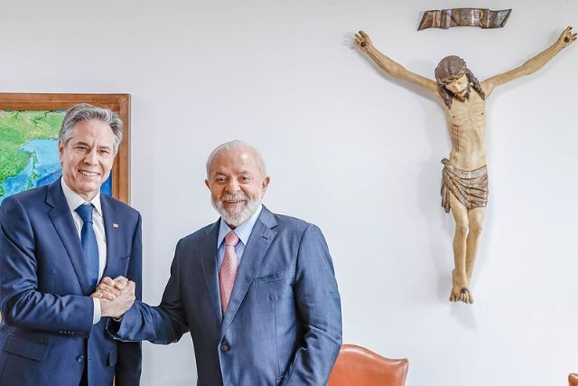 Imagem da noticia Blinken se reúne com Lula e cita “amizade” entre Brasil e EUA em meio a crise com Israel