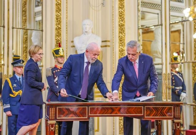 Imagem da noticia Lula diz que BNDES voltará a investir em projetos de outros países