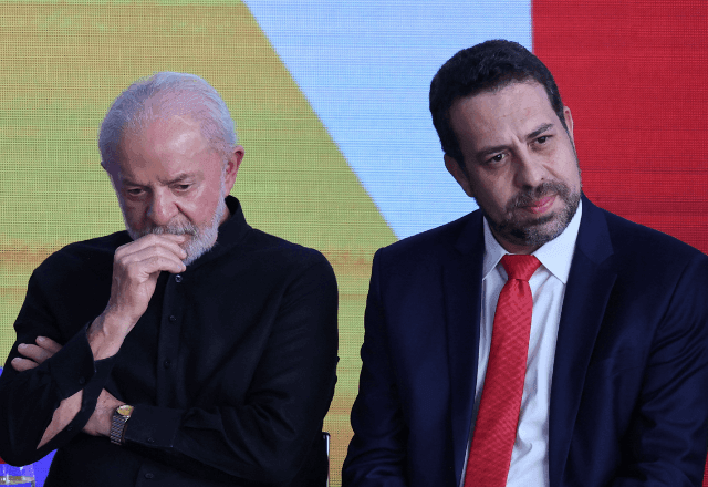 Imagem da noticia Lula tem simpatia por tarifa zero no transporte público, mas proposta depende de estudos, diz Boulos