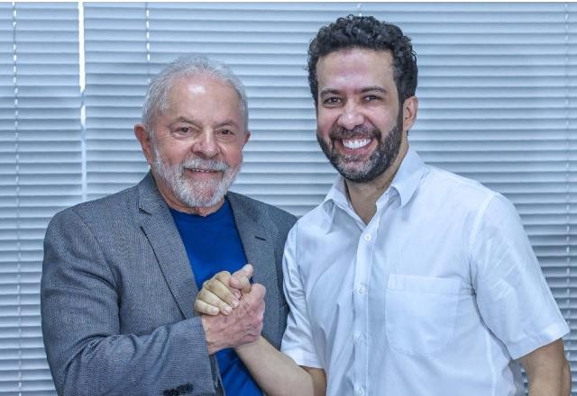 Imagem da noticia Em live com Janones, Lula diz que vai manter Auxílio-Emergencial em 2023