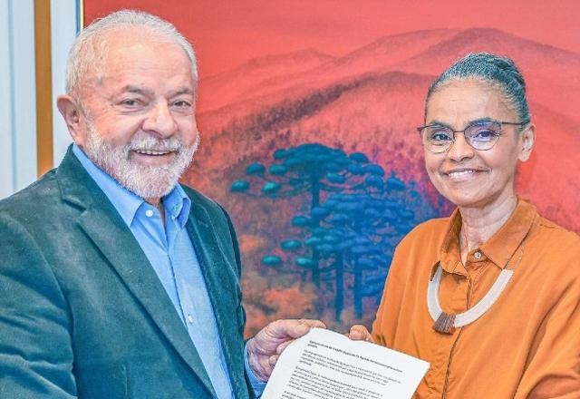 Imagem da noticia Lula e Marina se encontram e conversam sobre um Brasil "mais sustentável"