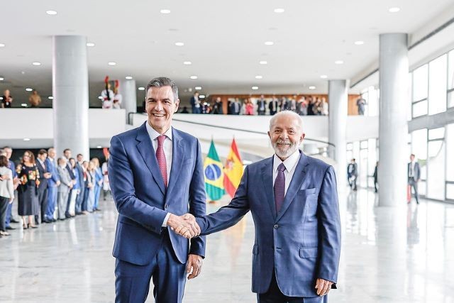 Imagem da noticia Lula e presidente da Espanha defendem acordo entre Mercosul e União Europeia