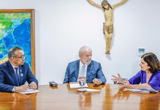 Imagem da noticia Lula se reúne com chefe da OMS e discute parceria para produção de vacina contra dengue
