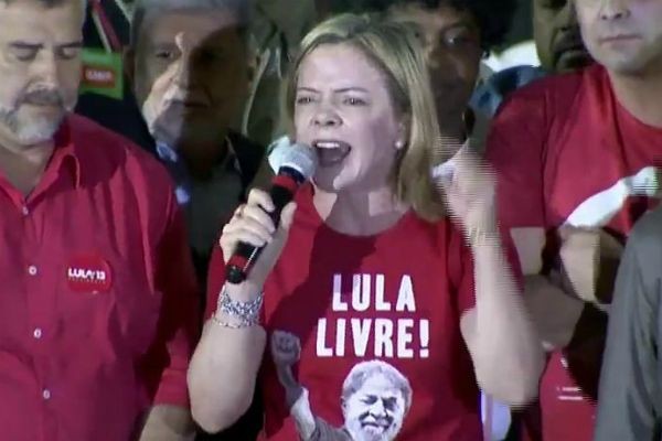 Lula é confirmado como candidato à presidência pelo PT