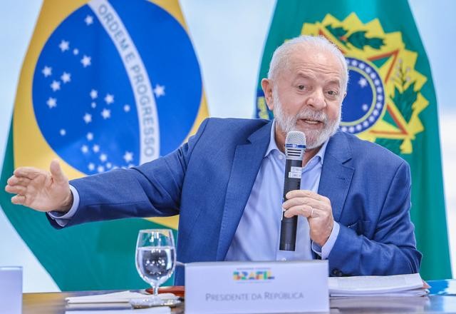 Imagem da noticia "Dinheiro bom é dinheiro transformado em obras", diz Lula a ministros