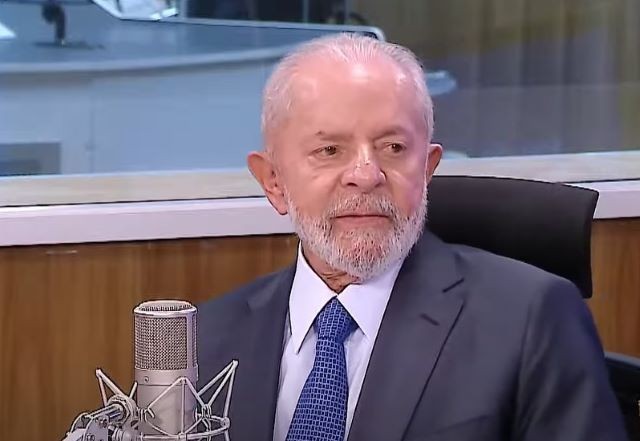 Imagem da noticia Lula critica fake news sobre Rio Grande do Sul e compara a Bolsonaro passeando de jet ski