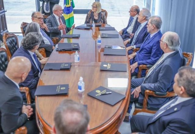 Imagem da noticia Ao STF, Lula diz que atuará pela "reconstrução da união do Brasil"