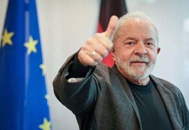 Imagem da noticia Lula passa por procedimento cirúrgico, está bem e se recupera em casa