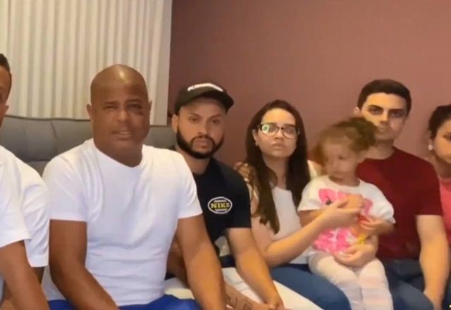 Imagem da noticia Ao lado de familiares, Marcelinho Carioca fala sobre sequestro