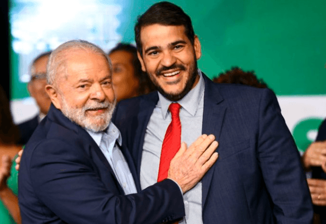 Imagem da noticia Messias é consolado por Lula e André Mendonça após derrota