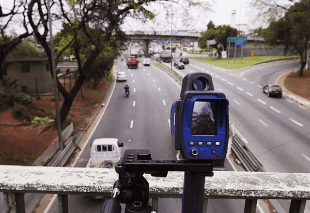 Imagem da noticia IA registra uso de celular ao volante e outras infrações; entenda