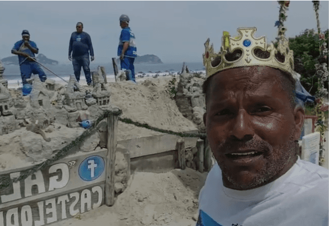 Imagem da noticia Castelinho de areia construído na praia da Barra da Tijuca (RJ) é demolido pela prefeitura