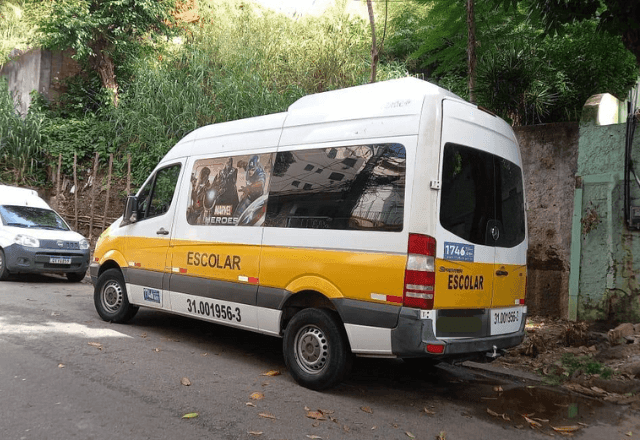 Imagem da noticia Polícia investiga motorista de van suspeito de assediar alunas durante transporte escolar