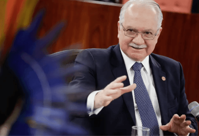 Imagem da noticia Fachin diz que Lei Magnitsky contra Moraes é "ameaça e interferência indevida"