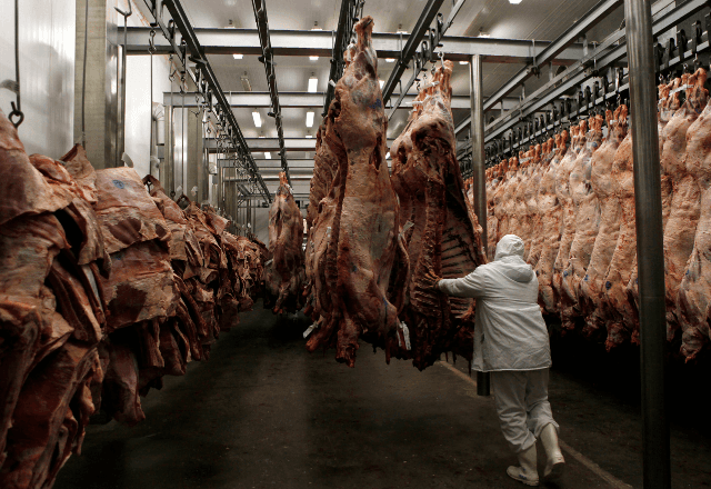 Imagem da noticia Novos embarques de carne bovina do Brasil aos EUA estão "sob análise" por frigoríficos, diz associação