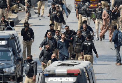 Nove morrem em protestos no Paquistão após morte de Khamenei