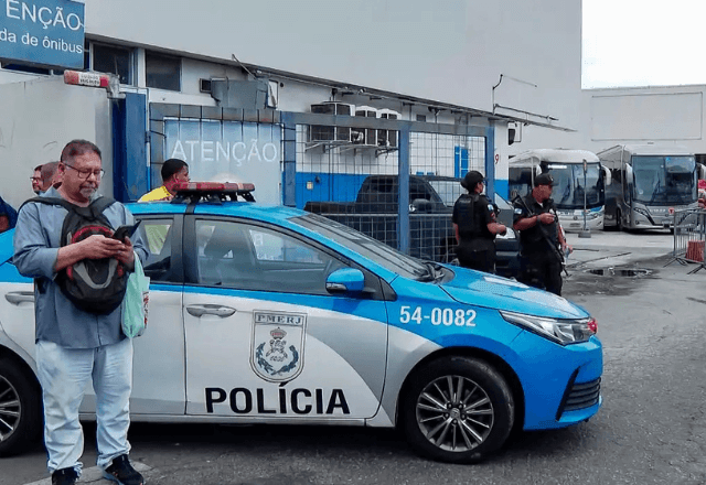 Imagem da noticia Criminosos sequestram 9 ônibus para fazer barricada no Rio de Janeiro