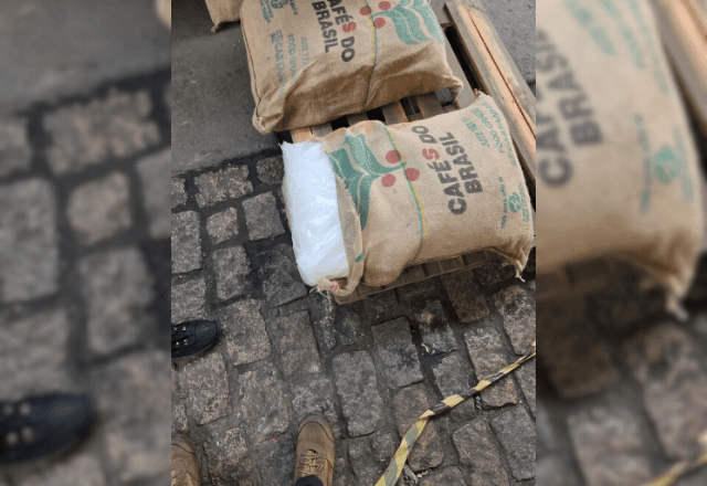 Imagem da noticia Polícia apreende quase 800 kg de cocaína escondidos em sacos de café