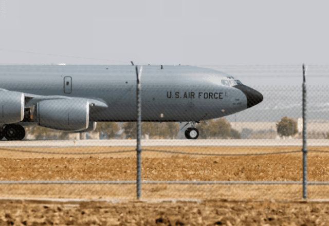 Imagem da noticia Aviões dos EUA deixam a Espanha após governo afirmar que bases não podem ser usadas para ataques