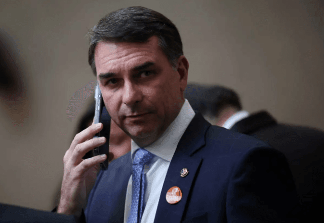 Imagem da noticia Flávio tenta contornar crise com agenda sobre reforma tributária, jornada de trabalho e redução da maioridade