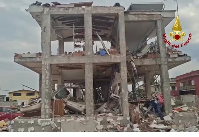 Imagem da noticia Explosão provoca desabamento de três prédios residenciais em Roma