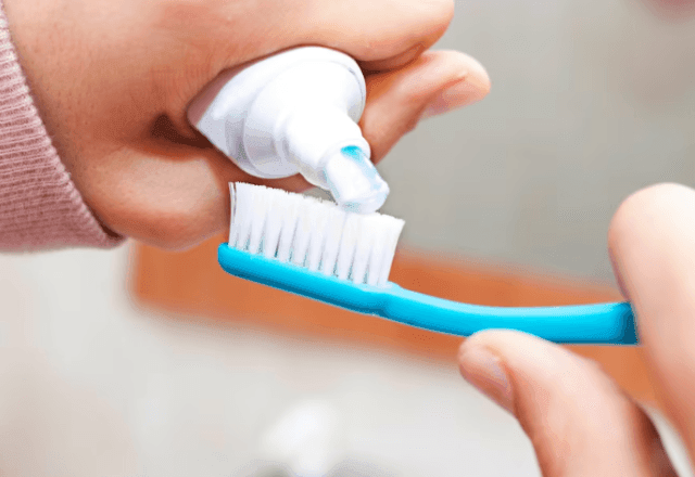 Imagem da noticia Anvisa orienta consumidores a notificarem reações indesejáveis a uso de creme dental