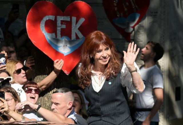 Imagem da noticia Justiça da Argentina determina apreensão de bens da ex-presidente Kirchner