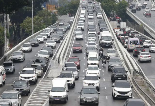 Imagem da noticia Volta do feriadão: confira os horários de pico nas principais rodovias de São Paulo