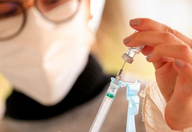 Imagem da noticia Covid-19: ONU lança estratégia para vacinar 70% da população global até 2022