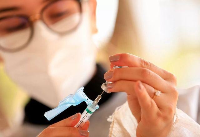 Imagem da noticia Saúde oficializa compra de 1 milhão de doses da CoronaVac para crianças