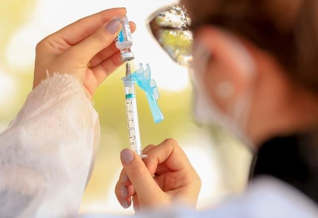 Imagem da noticia Saúde reforça importância de doses de reforço após nova variante da covid