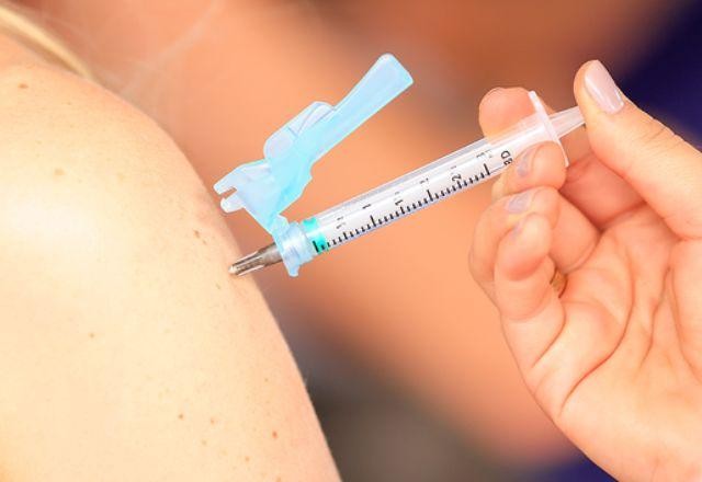 Imagem da noticia Saúde amplia reforço bivalente contra covid para pessoas com comorbidades