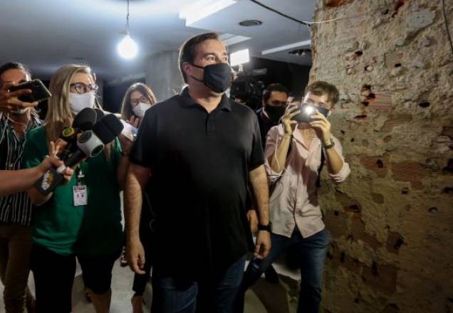 Imagem da noticia Maia pede desculpas a Guedes e defende programa social do governo