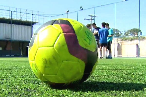 Mais da metade das lesões no joelho são causadas pelo futebol