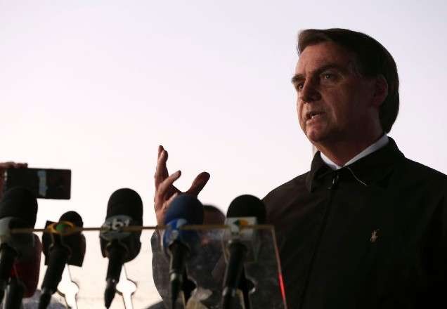 "Mais um dia triste na nossa história", diz Bolsonaro sobre operação da PF