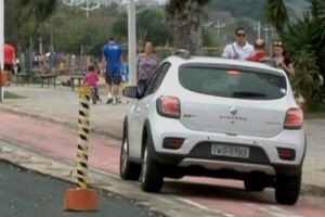 Manifestação em ciclovia termina em confusão em Porto Alegre