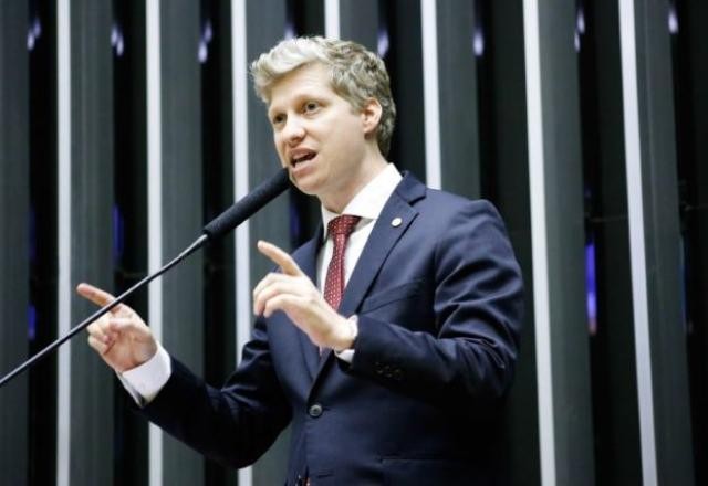 Imagem da noticia Lideranças do Novo criticam TSE e pedem desfiliação de Amoêdo