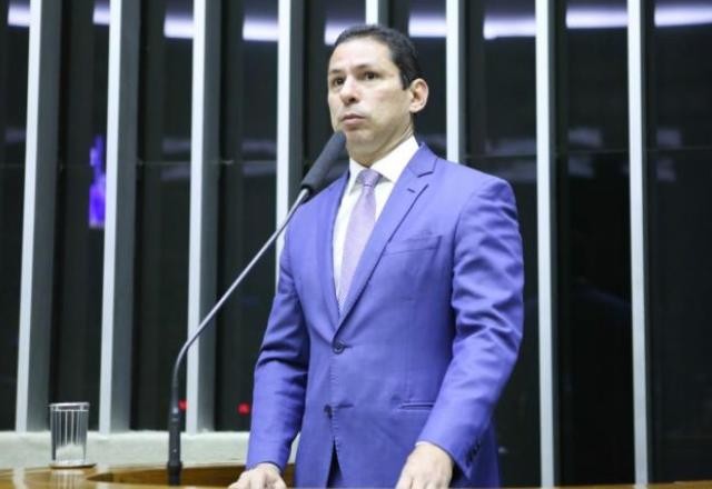 Vice presidente da Câmara decide deixar PL após filiação de Bolsonaro