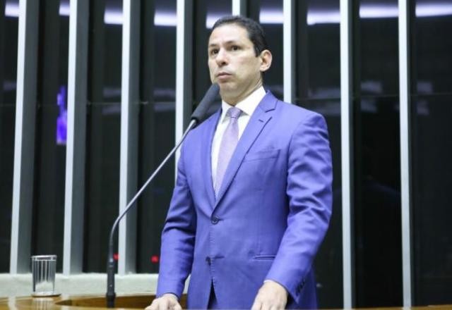 Imagem da noticia Vice presidente da Câmara decide deixar PL após filiação de Bolsonaro