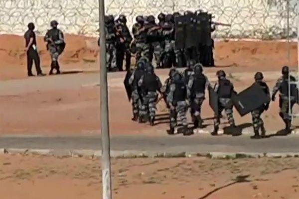 Imagem da noticia Massacre em cadeias de Manaus completa 1 mês