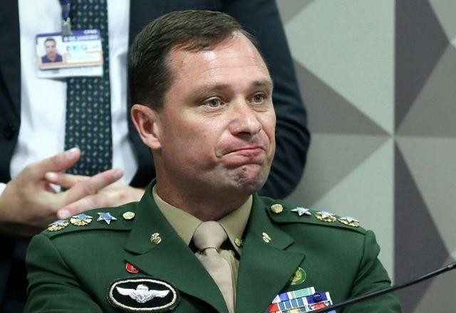 Imagem da noticia SBT News na TV: Mauro Cid fica em silêncio durante depoimento à CPMI do 8/01