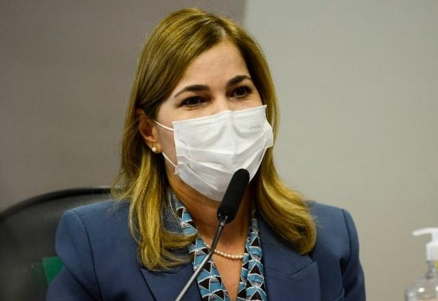 Mayra Pinheiro, a "Capitã Cloroquina", é exonerada do Ministério da Saúde