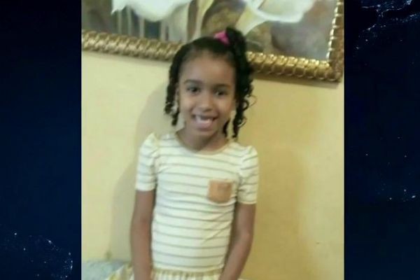 Menina de 7 anos morre baleada durante tiroteio entre traficantes