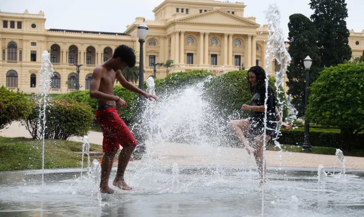 Imagem da noticia Calorão vai até o final de semana, diz Inmet